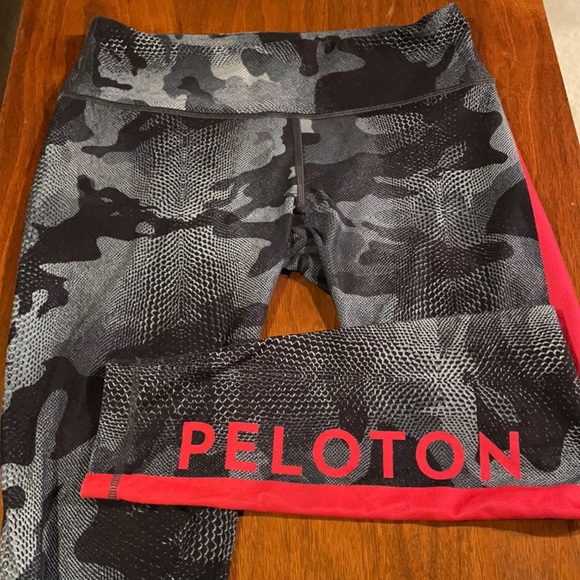 🚴Peloton leggings: WITH wear it to heart - Picture 3 of 7